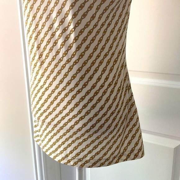 Banana Republic small top v-neck white short sleeves - Picture 6 of 10